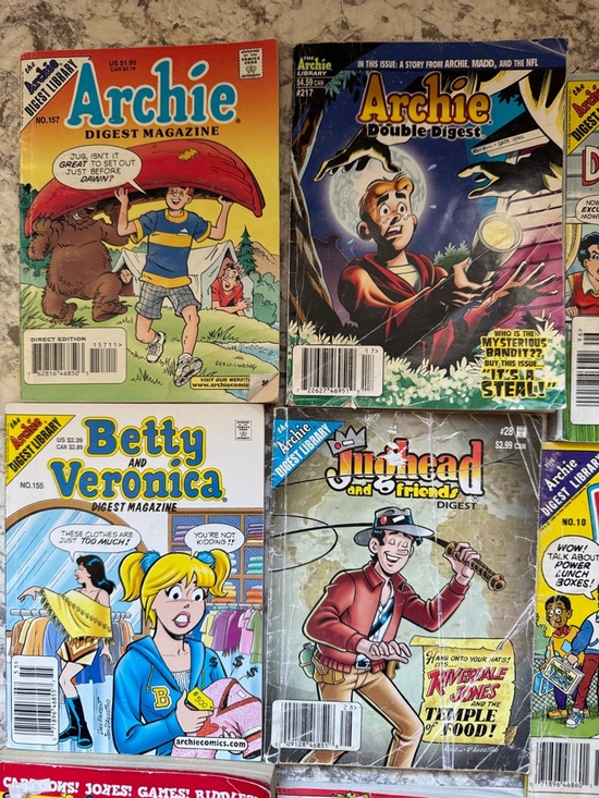 Archie Comics Digest Collection - Colorful Archie & Friends Set - Picture 2 of 4